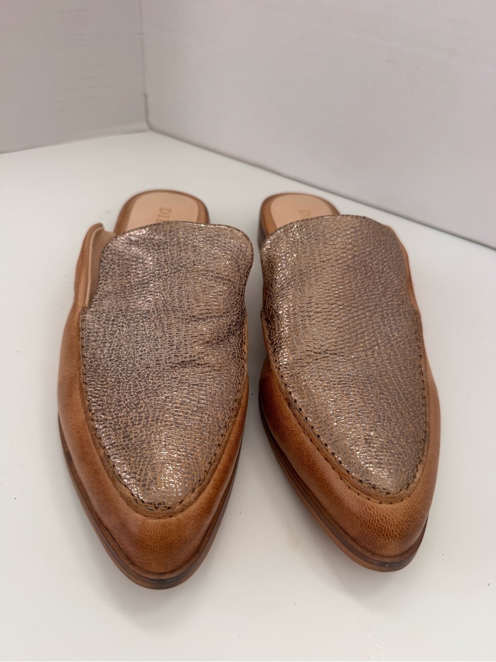 Diba True Art Easel Metallic Bronze Leather Pointed Toe Slide Mules Size 8